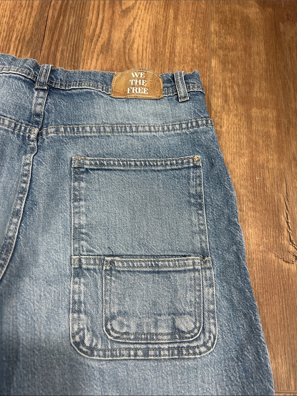 EUC We The Free People blue Mid-Rise Crop Wide Leg Jeans patch pockets size M 28 - Picture 7 of 9